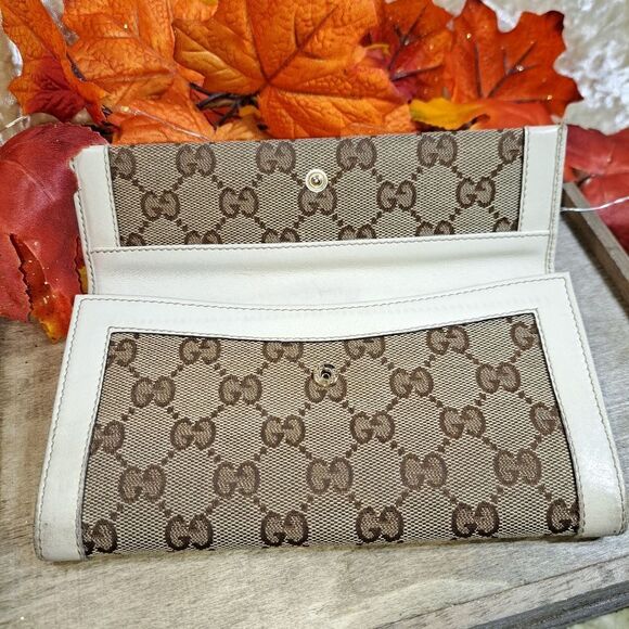 Authentic Gucci GG Wallet - Picture 4 of 17